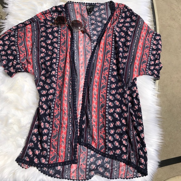 Tilly’s Full Tilt Kimono - Picture 2 of 7